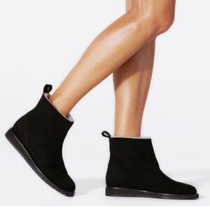 Tamara Mellon Black Suede & Shearling "Inside Edge" Ankle Boots - NEW Sz 8